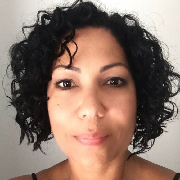 Like to bookmark my closet. - Picture 2 of 2